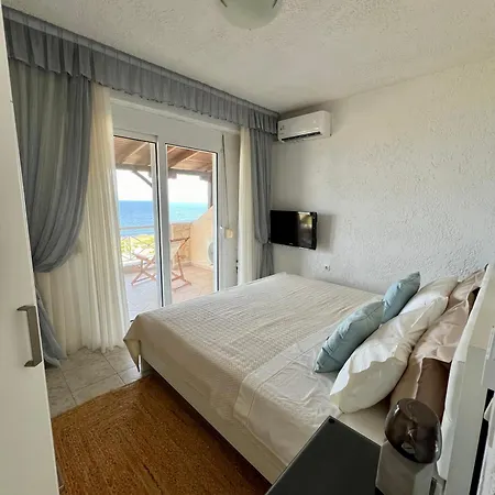 Holiday home Thea